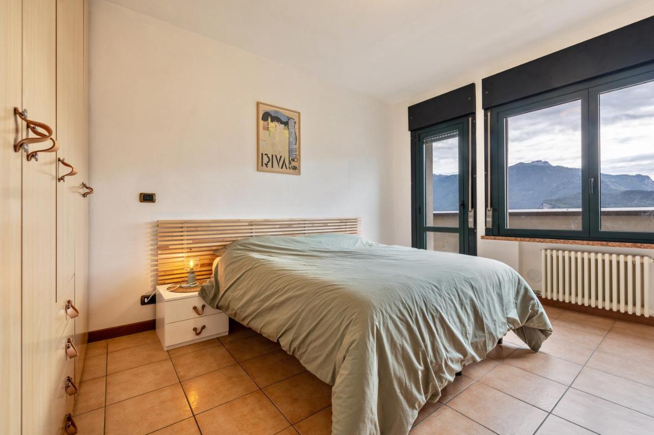 Apartament La Terrazza Di Vincent Sul Garda Riva Zewnętrze zdjęcie