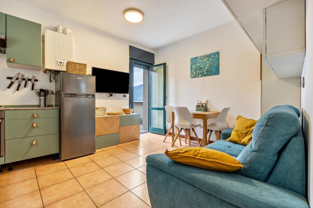 Apartament La Terrazza Di Vincent Sul Garda Riva Zewnętrze zdjęcie