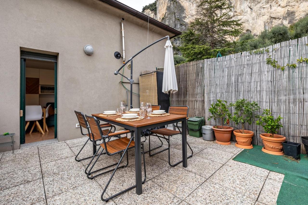 Apartament La Terrazza Di Vincent Sul Garda Riva Zewnętrze zdjęcie