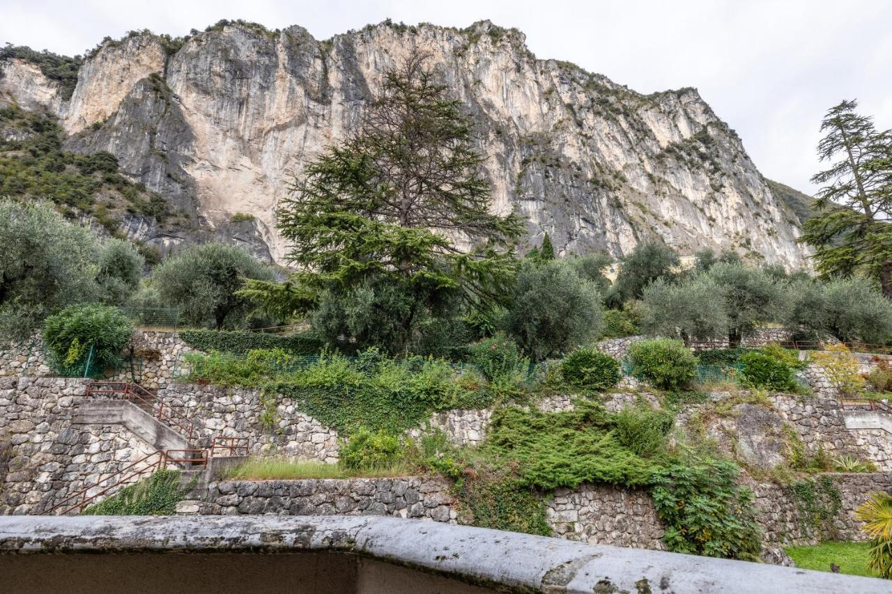 Apartament La Terrazza Di Vincent Sul Garda Riva Zewnętrze zdjęcie