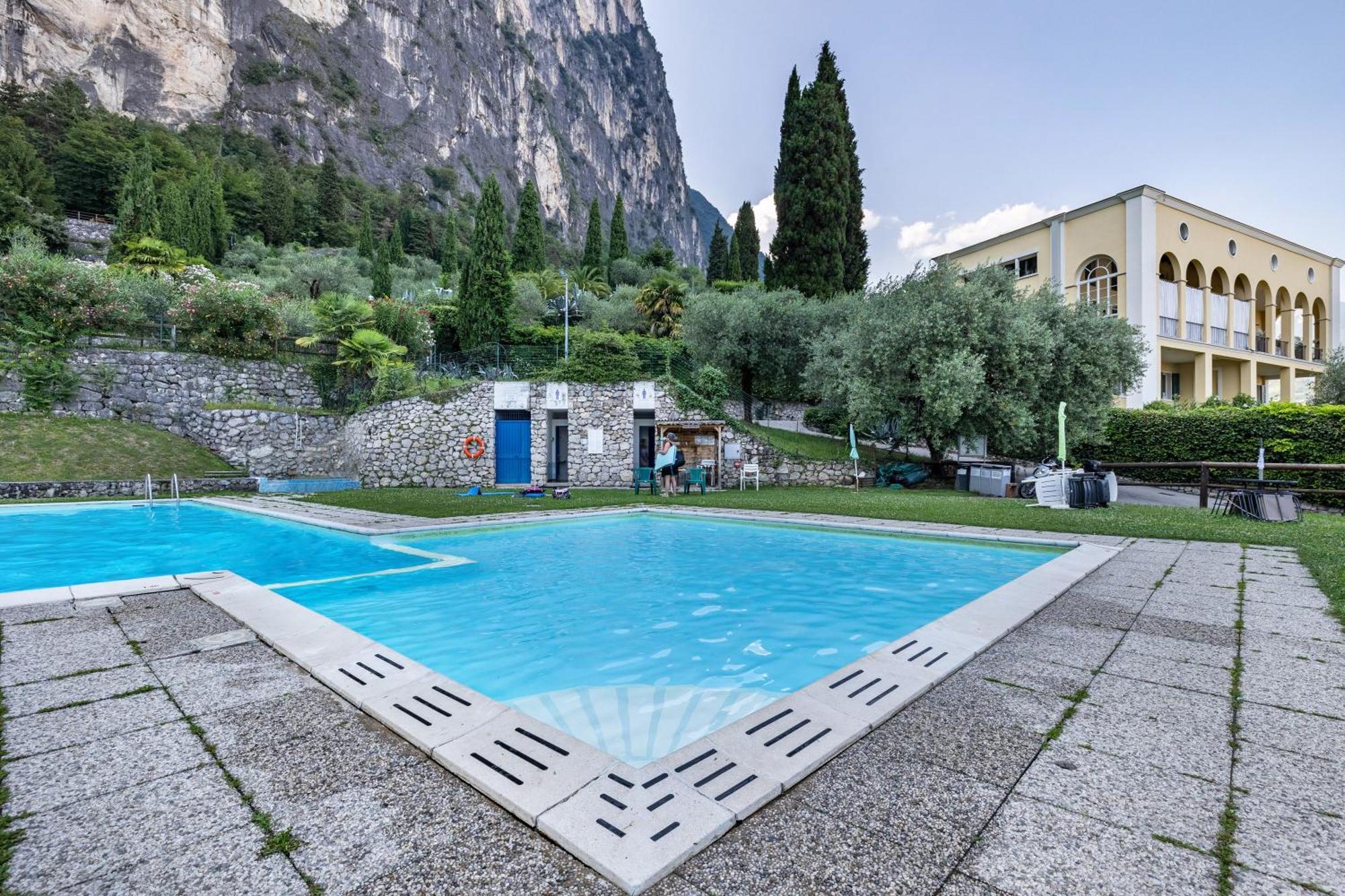 Apartament La Terrazza Di Vincent Sul Garda Riva Zewnętrze zdjęcie